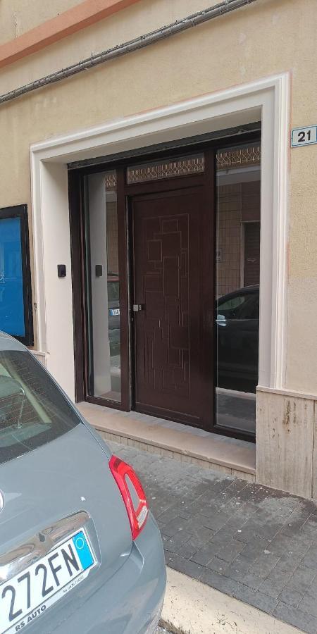 Zefiro21 Tiny House Apartment Termoli Exterior foto